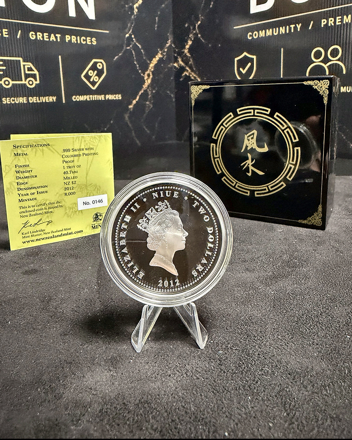 2012 Niue two dollars coin reverse Queen Elizabeth II in capsule with certificate and lacquer box